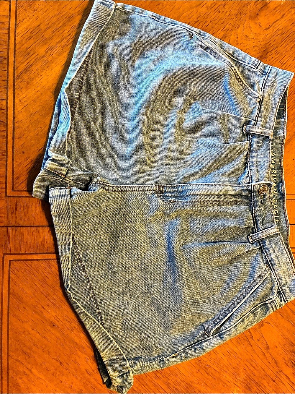 American Eagle Mom Short Denim Mom Shorts in Blue Size: 8
